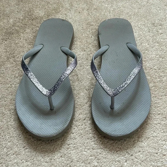 American eagle sparkle gray flip-flops size 8 - Picture 1 of 4